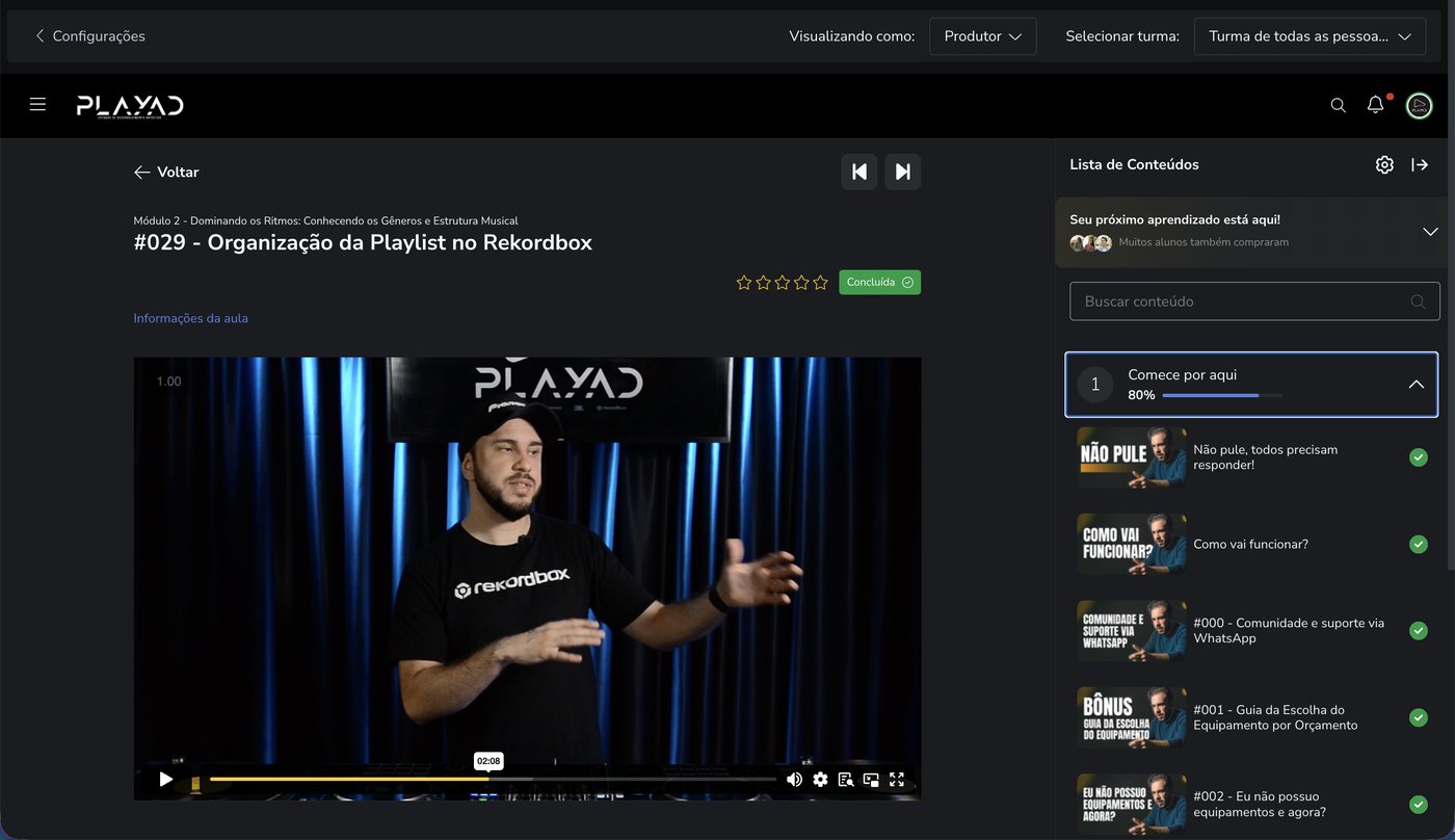 Plataforma PLAYAD do Jornada DJ: aula em vídeo do Marcelo sobre organização de playlist no Rekordbox, com lista de conteúdos do módulo ao lado
